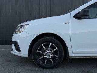 2019 Renault Logan II Рестайлинг, белый, 920000 рублей, вид 5