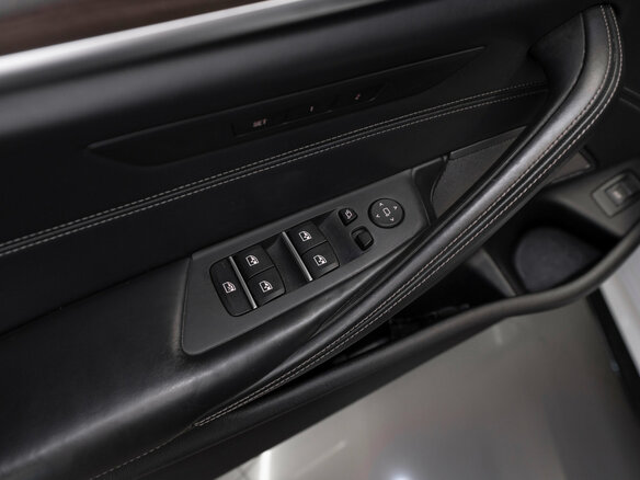 2019 BMW 5 серии 530d xDrive VII (G30/G31/G38), белый, 4980000 рублей - вид 22