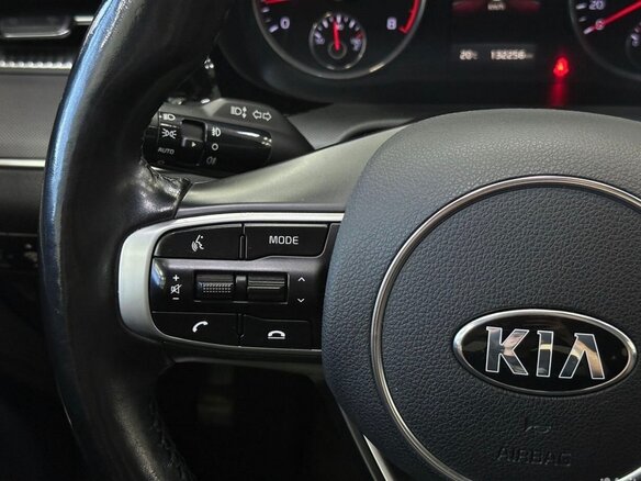 2020 Kia K5 III, чёрный, 1800000 рублей - вид 24