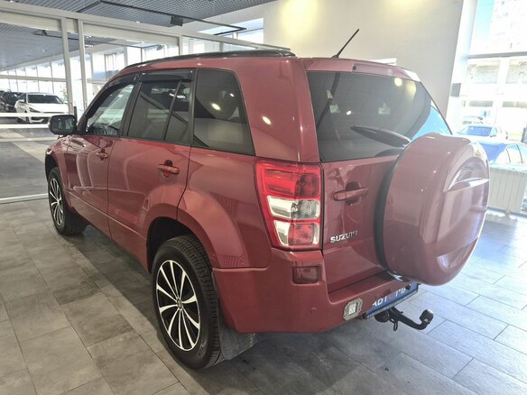 2010 Suzuki Grand Vitara II Рестайлинг, красный - вид 5