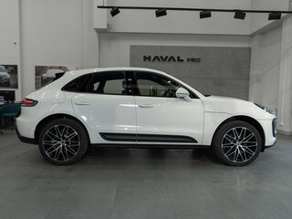 2025 Porsche Macan I Рестайлинг 2, белый, 11550000 рублей, вид 2