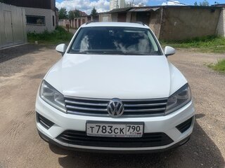 2015 Volkswagen Touareg II Рестайлинг, белый, 3000000 рублей, вид 3