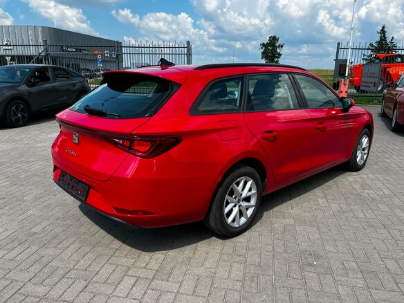 2023 SEAT Leon IV, пурпурный - вид 5