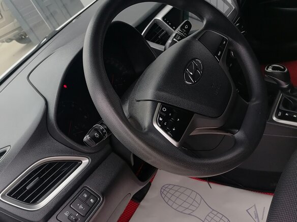 2018 Hyundai Solaris II, белый - вид 11