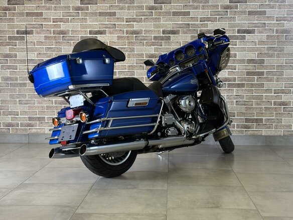 2010 Harley-Davidson Electra Glide, синий, 912000 рублей - вид 4