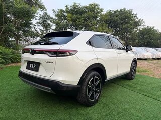 2023 Honda Vezel II, белый, 2000000 рублей, вид 4
