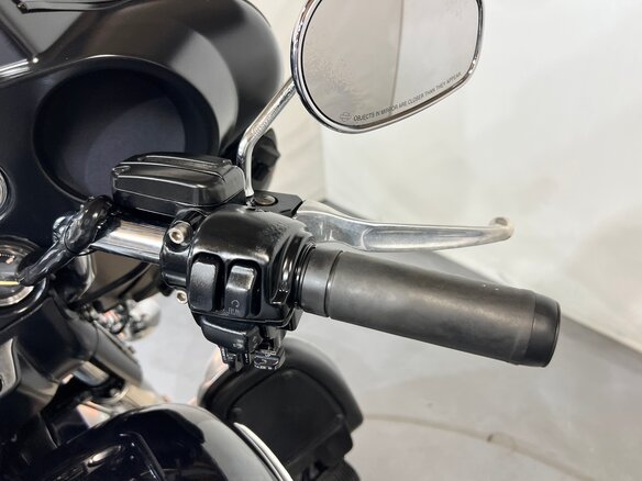 2012 Harley-Davidson Electra Glide, серебристый, 749000 рублей - вид 21
