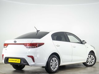 2018 Kia Rio IV, белый, 1079000 рублей, вид 4
