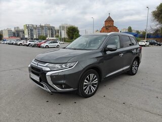 2020 Mitsubishi Outlander III Рестайлинг 3, серый, 2550000 рублей, вид 1