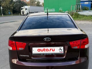 2010 Kia Cerato 5-speed II, пурпурный, 790000 рублей, вид 5