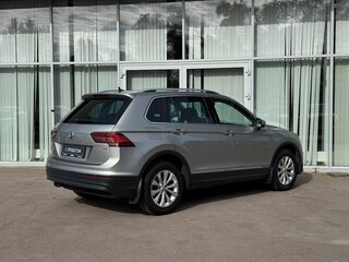 2017 Volkswagen Tiguan II, серебристый, 2149000 рублей, вид 5