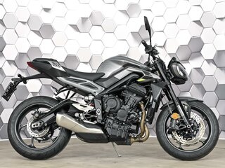 2024 Triumph Street Triple, серый, 1199000 рублей, вид 3