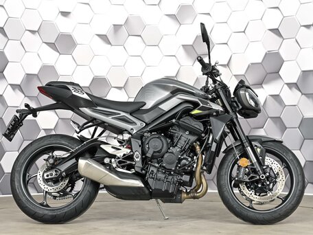 2024 Triumph Street Triple, серый, 1199000 рублей, вид 3