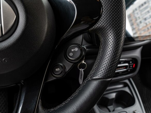 2018 Smart Fortwo III, чёрный, 970000 рублей - вид 13
