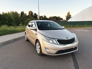 2013 Kia Rio 4-speed III, бежевый, 1500000 рублей, вид 2