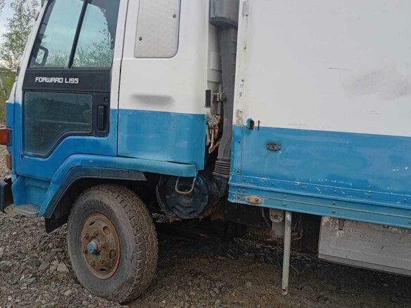 1993 Isuzu Forward (F-Series), синий, 1500000 рублей - вид 6
