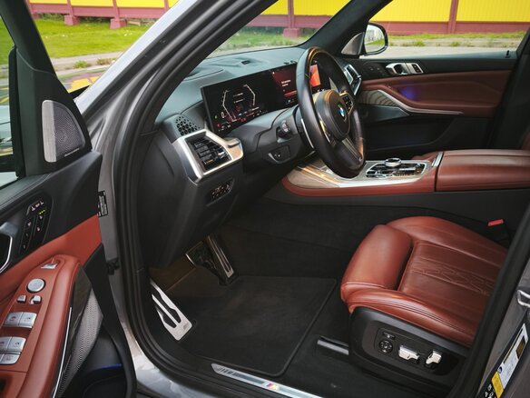 2023 BMW X7 40i I (G07) Рестайлинг, серый, 6500000 рублей - вид 17