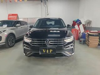 2023 Volkswagen Tiguan II Рестайлинг, чёрный, 2310000 рублей, вид 2