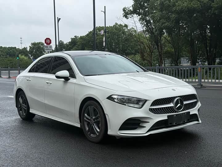 Открыть фотографии: Mercedes-Benz A-Класс IV (W177)