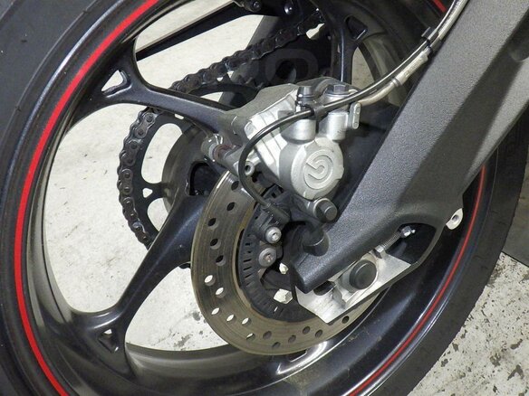 2019 Triumph Street Triple, серый, 880000 рублей - вид 7