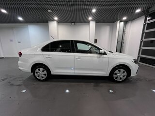 2021 Volkswagen Polo VI, белый, 1445000 рублей, вид 2