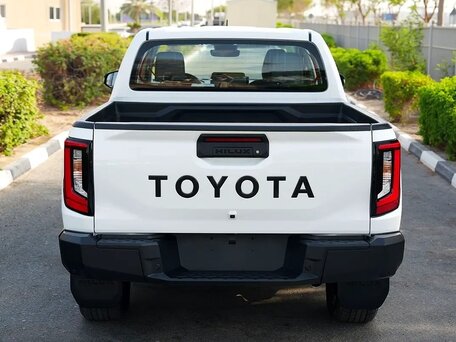 2026 Toyota Hilux IX, белый, 8440000 рублей, вид 5