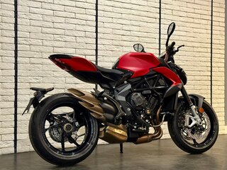 2026 MV Agusta Brutale 800, красный, 1737000 рублей, вид 3