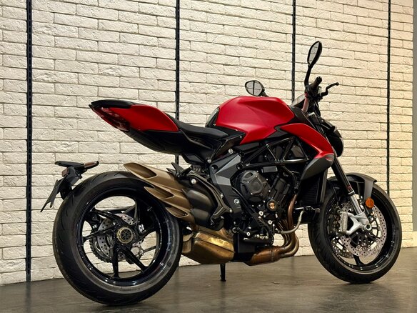 2026 MV Agusta Brutale 800, красный, 1680000 рублей - вид 2