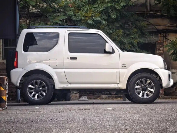 2018 Suzuki Jimny III Рестайлинг 2, белый - вид 3