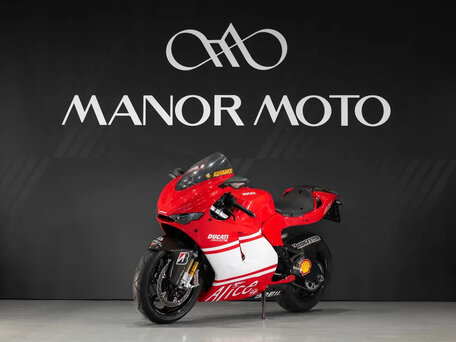 2008 Ducati Desmosedici RR, красный, 11000000 рублей, вид 4