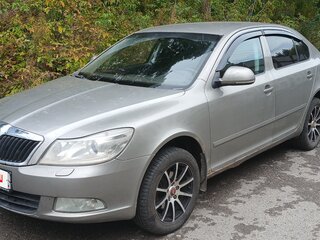 2009 Skoda Octavia DSG7 II (A5) Рестайлинг, серебристый, 600000 рублей, вид 3