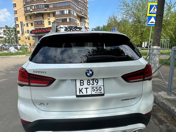 2022 BMW X1 28i sDrive II (F48) Рестайлинг, белый, 4000000 рублей - вид 3