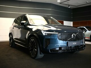 2026 Volvo XC90 B6 II Рестайлинг 2, синий, 10300000 рублей, вид 3