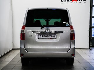 2008 Toyota Noah II (R70), серебристый, 1080000 рублей, вид 4