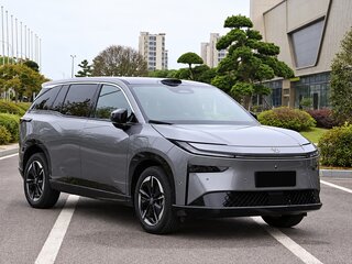 2025 Toyota bZ3X 58.3 kWh, серый, 2640000 рублей, вид 3