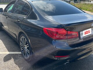 2019 BMW 5 серии 520i VII (G30/G31/G38), чёрный, 3070000 рублей, вид 4