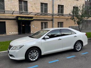 2014 Toyota Camry VII (XV50), белый, 1380000 рублей, вид 2