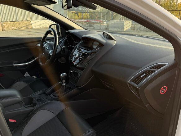 2012 Ford Focus ST III, белый, 1500000 рублей - вид 13