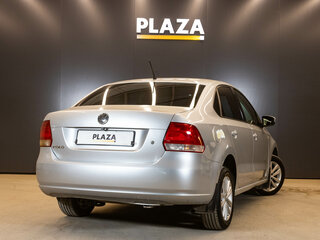 2013 Volkswagen Polo V, серебристый, 680000 рублей, вид 4
