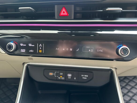 2024 Kia Carnival IV Рестайлинг, чёрный, 6500000 рублей - вид 13
