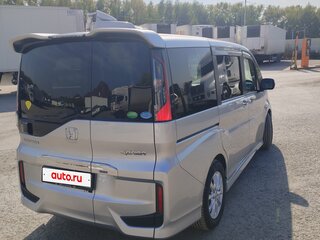 2015 Honda Stepwgn V, серебристый, 1800000 рублей, вид 1