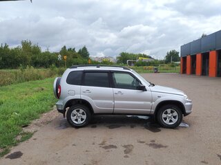 2012 Chevrolet Niva I Рестайлинг, серебристый, 432000 рублей, вид 4
