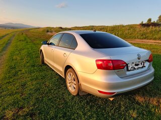 2013 Volkswagen Jetta VI, серебристый, 1015000 рублей, вид 4