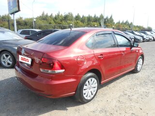 2016 Volkswagen Polo V Рестайлинг, пурпурный, 848000 рублей, вид 4