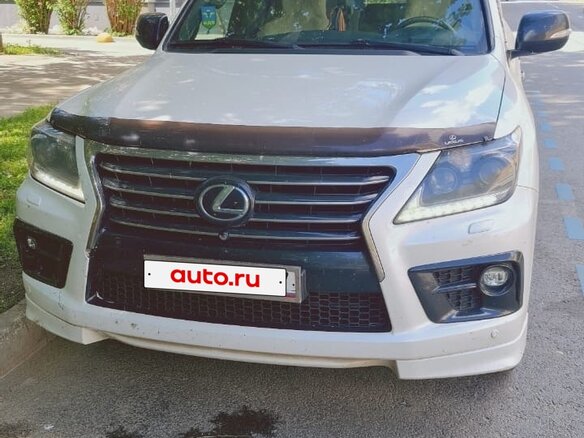 2015 Lexus LX 570 III Рестайлинг, белый, 5150000 рублей