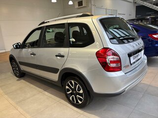 2026 Lada (ВАЗ) Granta Cross I Рестайлинг, серебристый, 1386000 рублей, вид 4