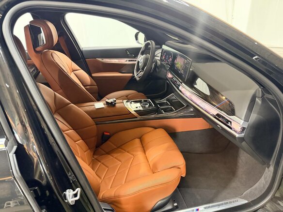 2025 BMW 7 серии 740d xDrive VII (G70), чёрный - вид 8