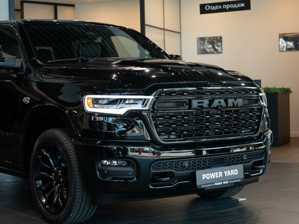 2026 Ram 1500 Crew Cab eTorque V Рестайлинг, чёрный, 13700000 рублей - вид 6