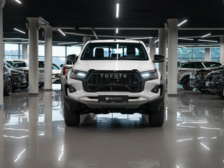 2025 Toyota Hilux VIII Рестайлинг 2, белый, 7250000 рублей, вид 3
