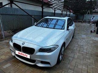 2011 BMW 5 серии 550i xDrive VI (F10/F11/F07), белый, 1700000 рублей, вид 1